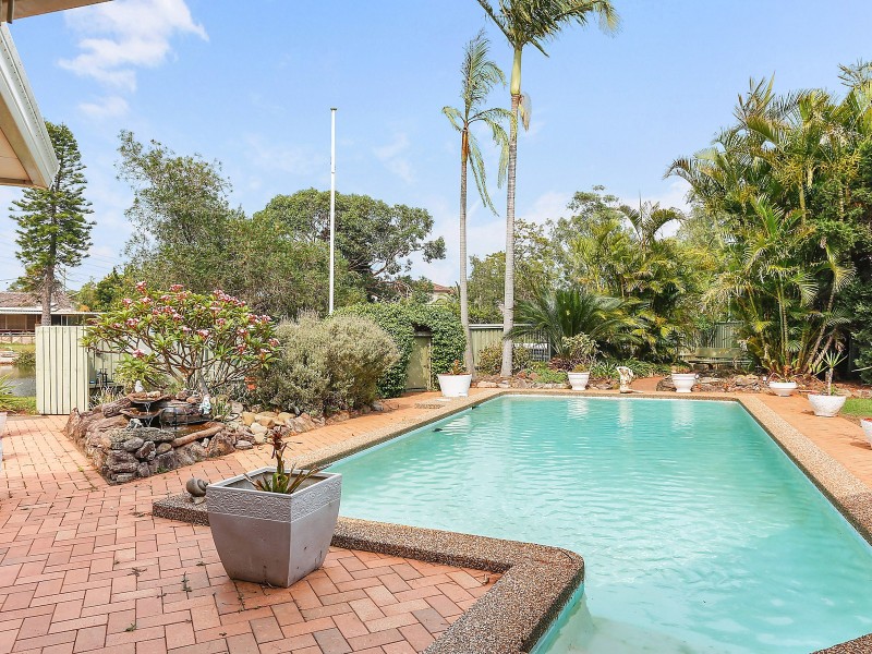 17 Wollondilly Place, Sylvania Waters NSW 2224