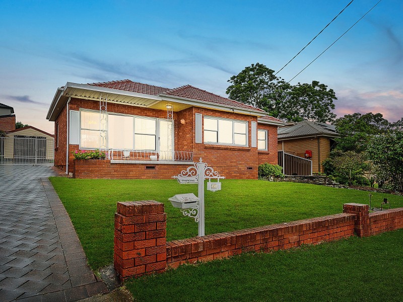 21 Valmay Avenue, Picnic Point NSW 2213