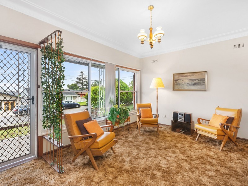 21 Valmay Avenue, Picnic Point NSW 2213