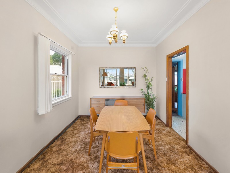 21 Valmay Avenue, Picnic Point NSW 2213