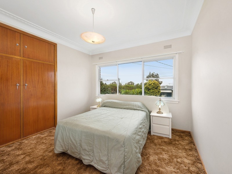 21 Valmay Avenue, Picnic Point NSW 2213