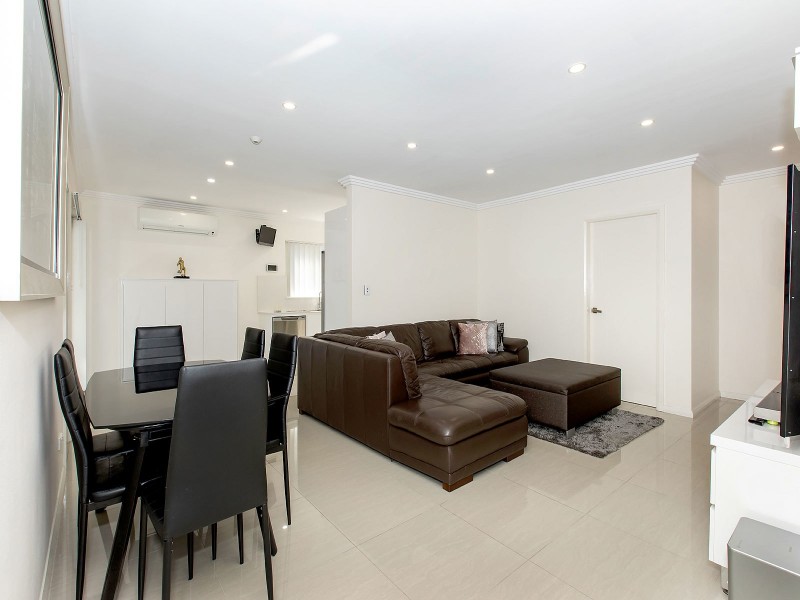 2/7-11 Ludgate Street, Roselands NSW 2196