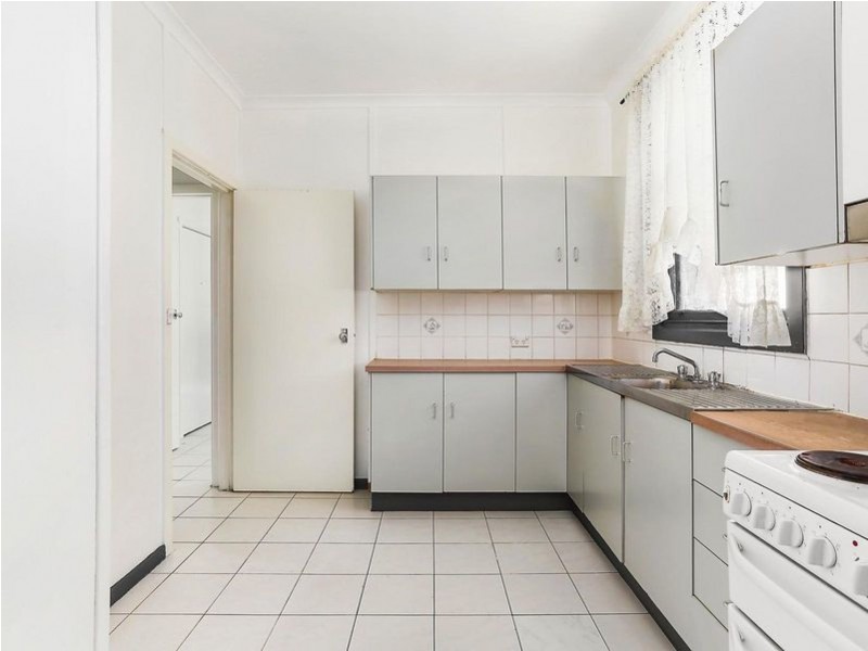 19 Pearce Avenue, Peakhurst NSW 2210