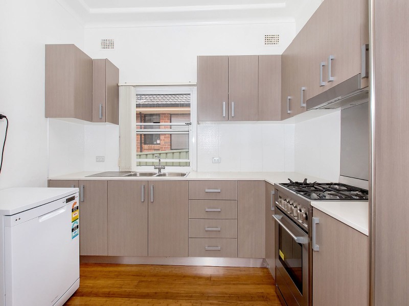 29 Bimbadeen Avenue, Miranda NSW 2228