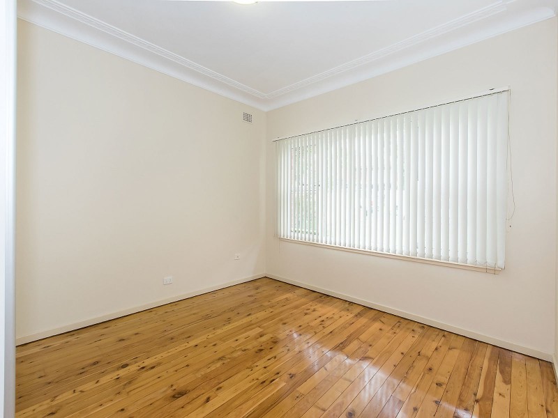 29 Bimbadeen Avenue, Miranda NSW 2228