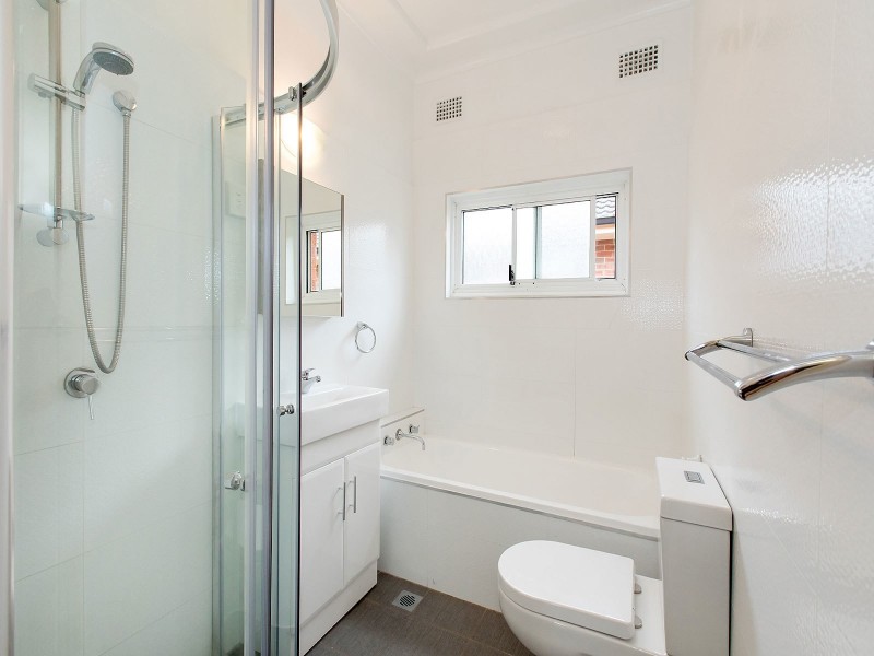 29 Bimbadeen Avenue, Miranda NSW 2228