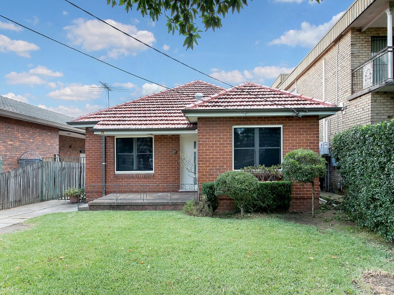 13 Draper Avenue, Roselands NSW 2196