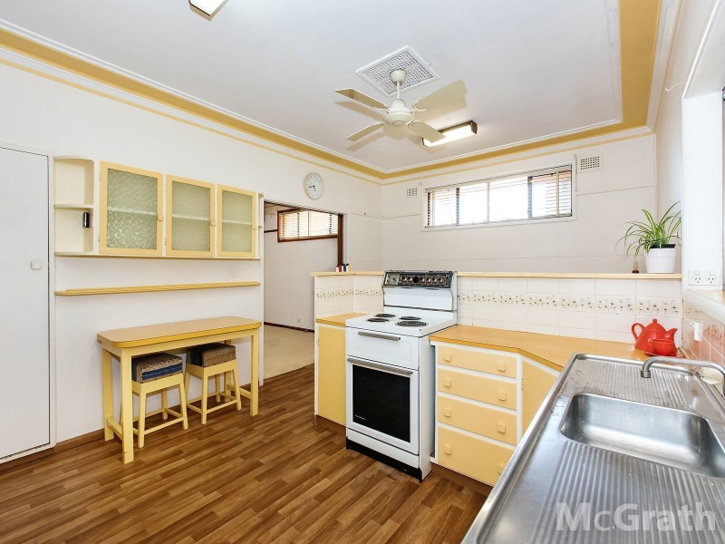 28 Woodlands Avenue, Lugarno NSW 2210