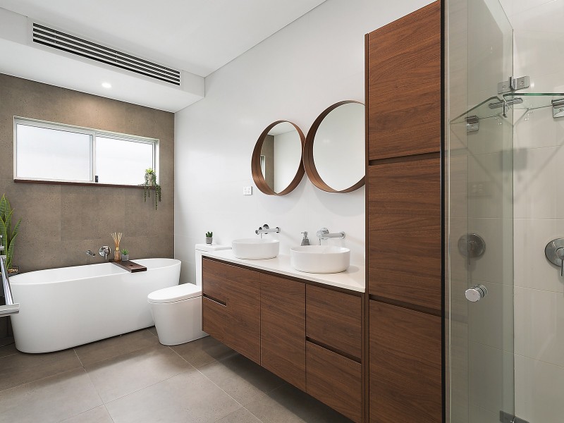 5 Leigh Avenue, Roselands NSW 2196