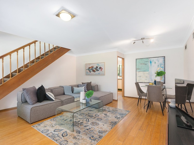 2/18 Vega Street, Revesby NSW 2212