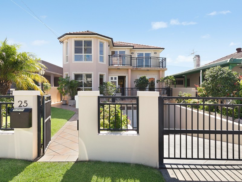 25 Scarborough Street, Monterey NSW 2217