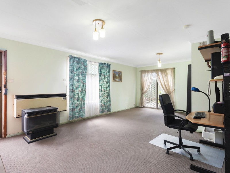 16 Cowland Avenue, East Hills NSW 2213