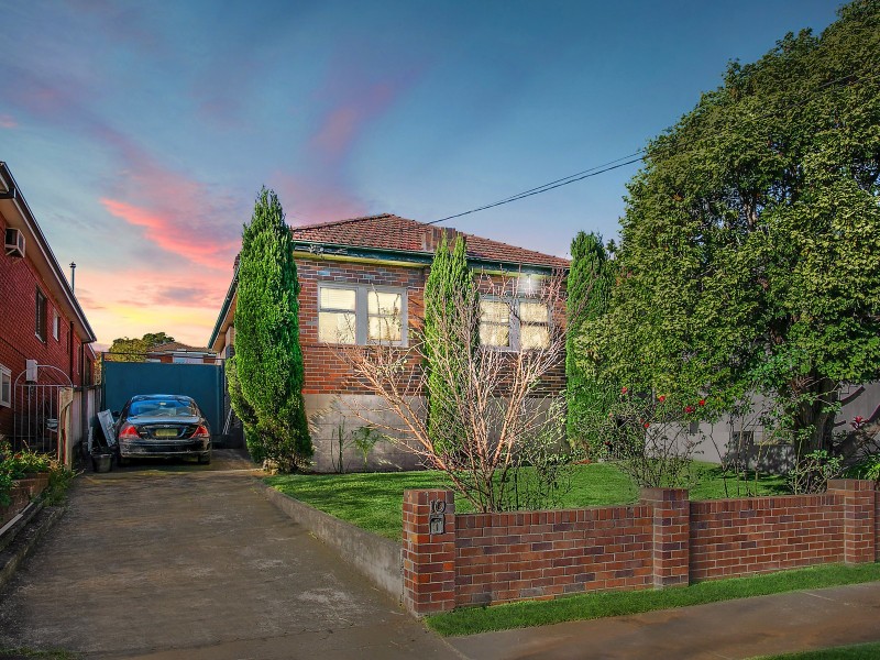 10 Lees Road, Kingsgrove NSW 2208