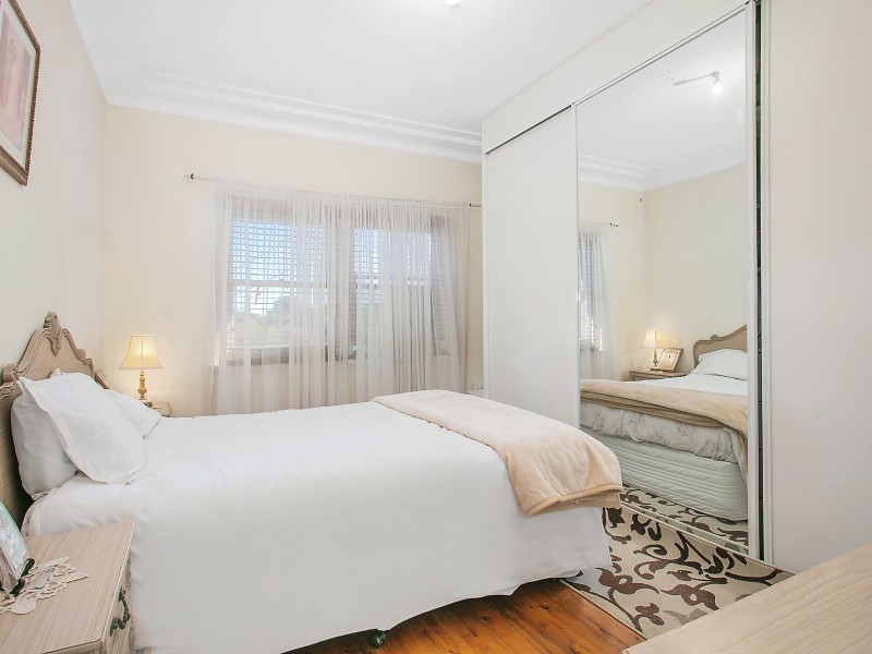 10 Lees Road, Kingsgrove NSW 2208