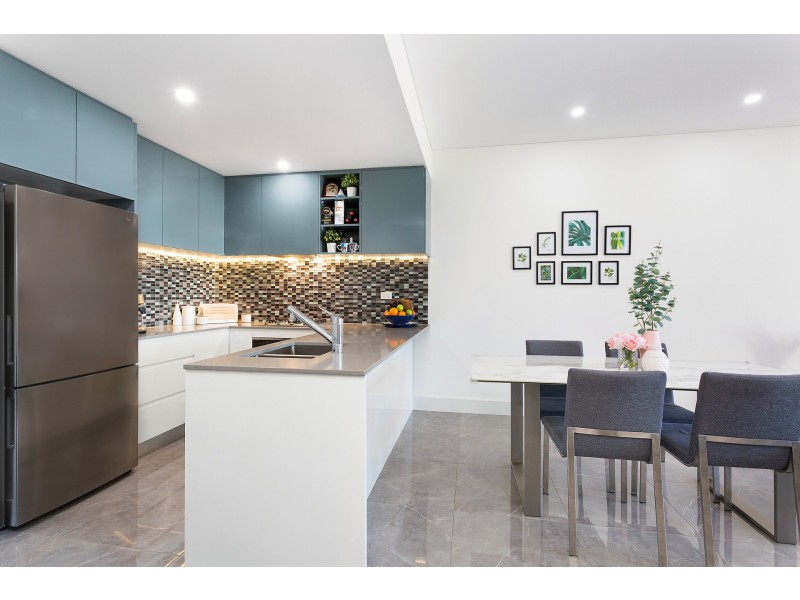 202/22 Pinnacle Street, Miranda NSW 2228