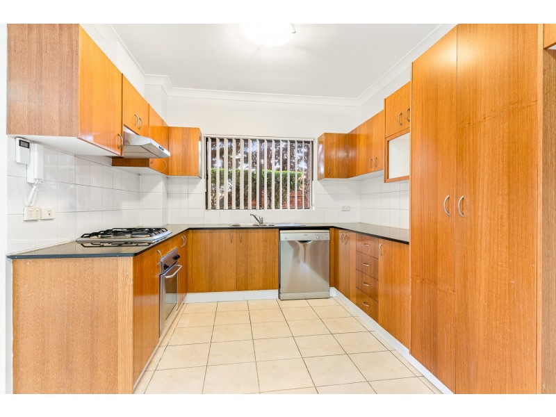 2/15 Wycombe Avenue, Monterey NSW 2217
