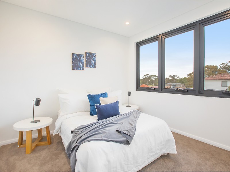 14/24 Hillcrest Avenue, Greenacre NSW 2190