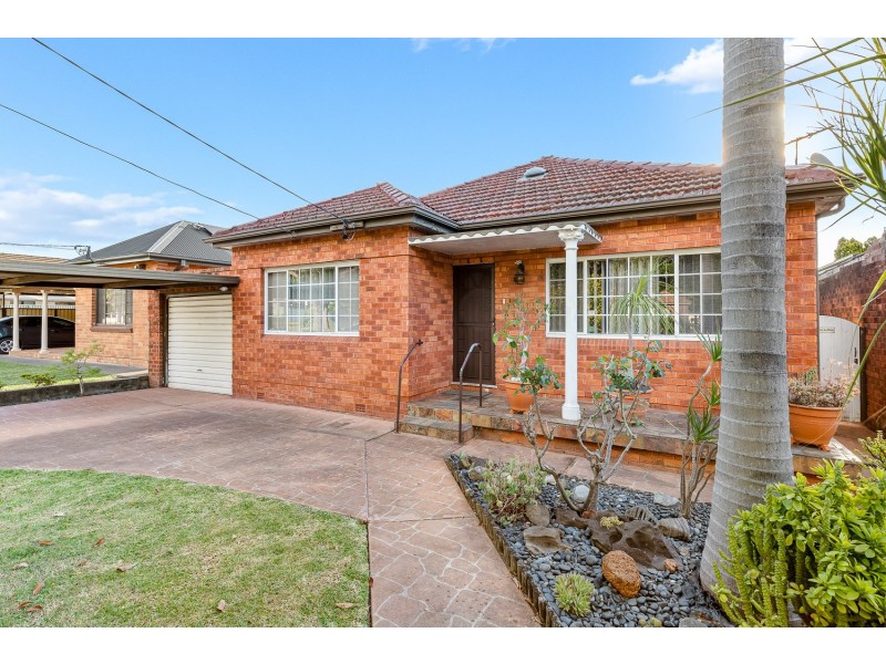 32 Illawarra Parade, Beverly Hills NSW 2209