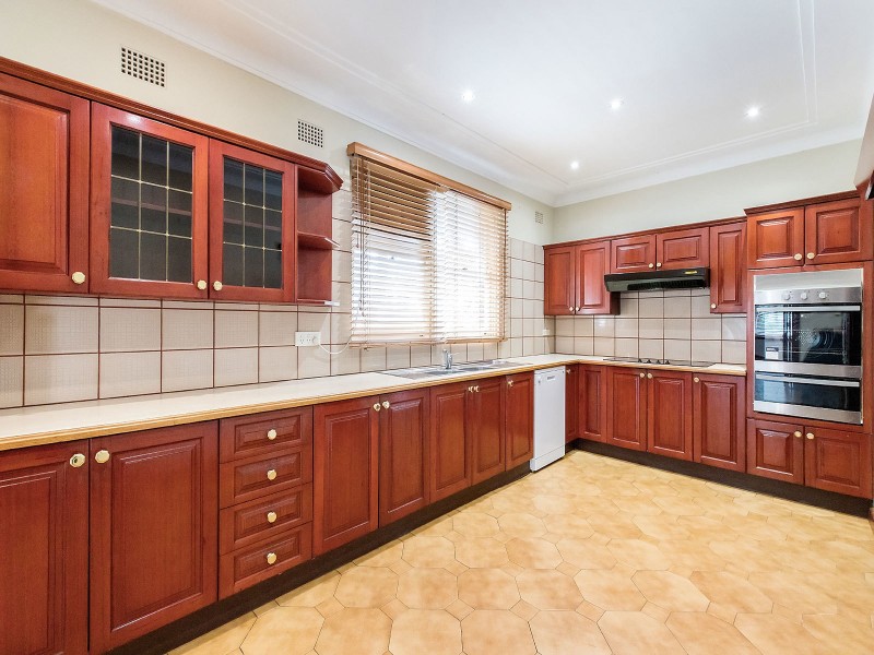 1A Wadsley Crescent, Connells Point NSW 2221