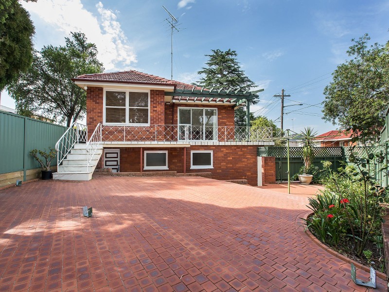 1A Wadsley Crescent, Connells Point NSW 2221