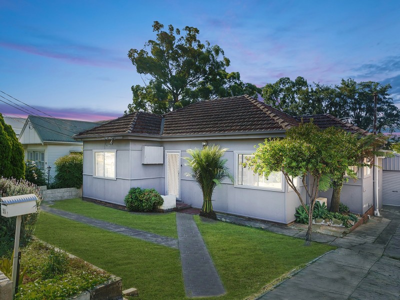 28 Anderson Road, Mortdale NSW 2223