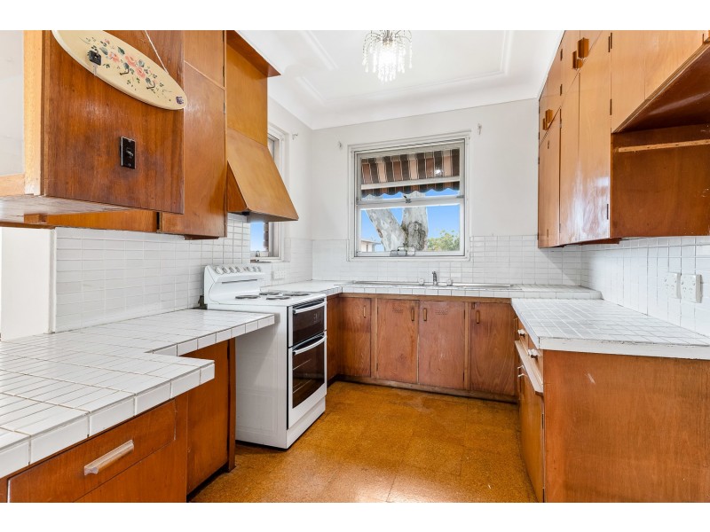 9 Gnarbo Avenue, Carss Park NSW 2221