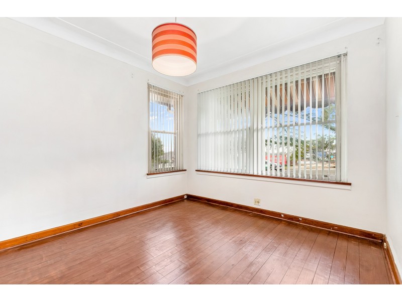 9 Gnarbo Avenue, Carss Park NSW 2221