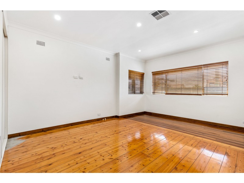 19 General Holmes Drive, Brighton-le-sands NSW 2216