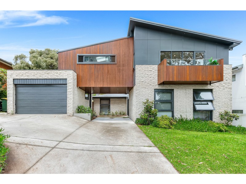 19 Moons Avenue, Lugarno NSW 2210