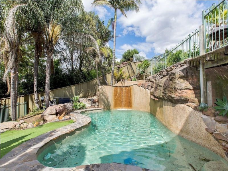 2 Brisbane Street, Illawong NSW 2234