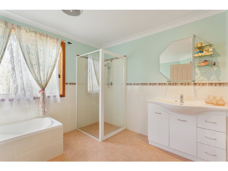 11 Murra Murra Road, Kanahooka NSW 2530