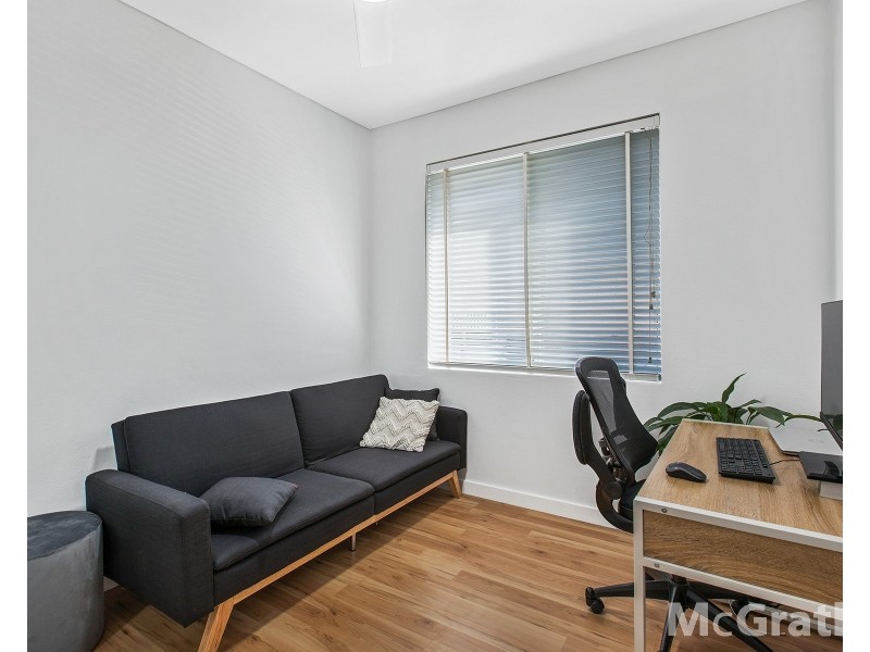 2/10 Hampton Court Road, Carlton NSW 2218