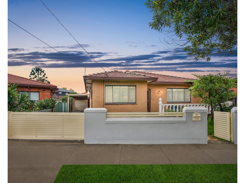 15 Henry Kendall Crescent, Mascot NSW 2020