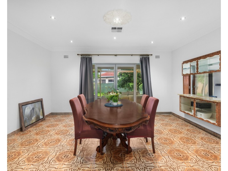 15 Henry Kendall Crescent, Mascot NSW 2020