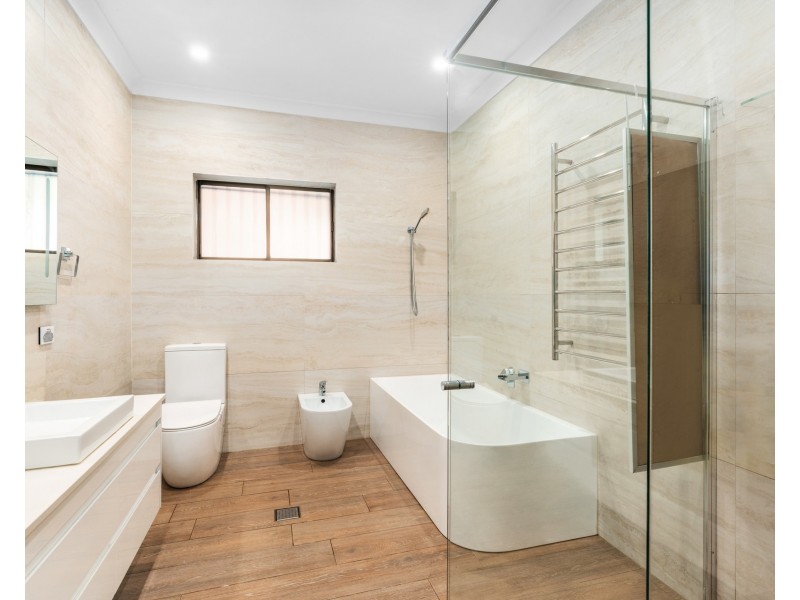 15 Henry Kendall Crescent, Mascot NSW 2020