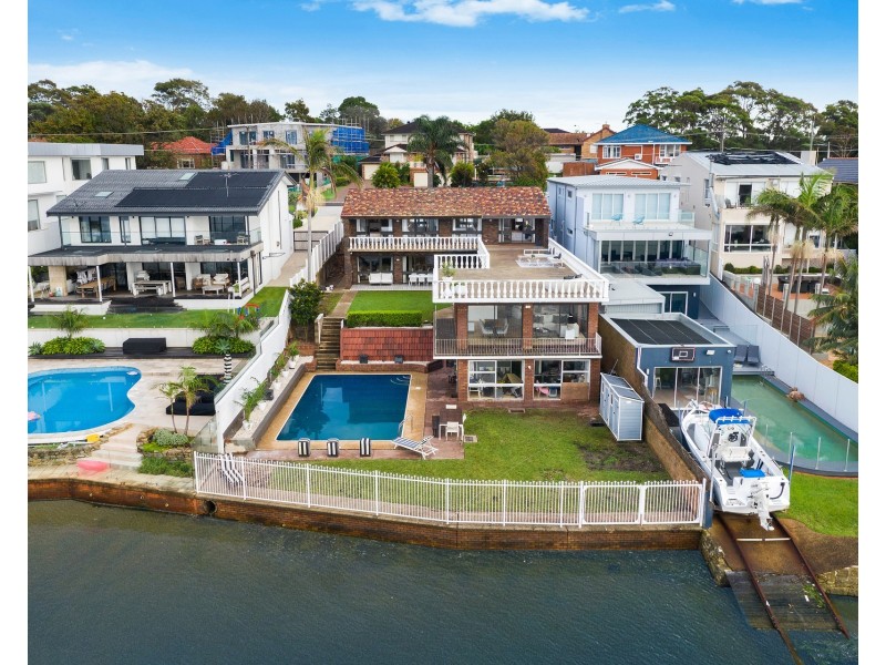 26 Woodlands Road, Taren Point NSW 2229