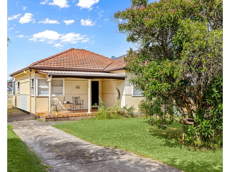 65 Kelvin Parade, Picnic Point NSW 2213