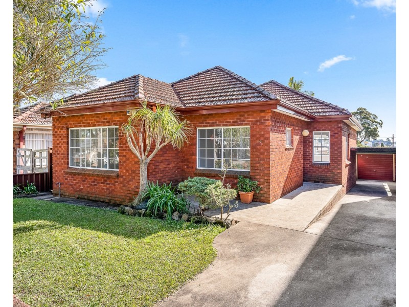 4 Vivienne Street, Kingsgrove NSW 2208