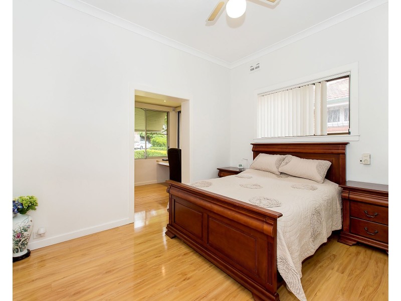 4 Thomas Street, Hurstville NSW 2220