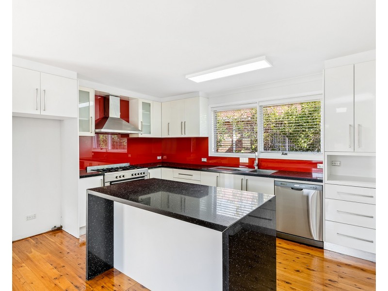 5 Napier Avenue, Lurnea NSW 2170