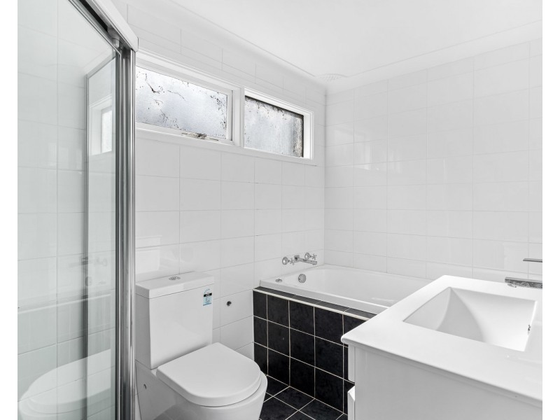 5 Napier Avenue, Lurnea NSW 2170