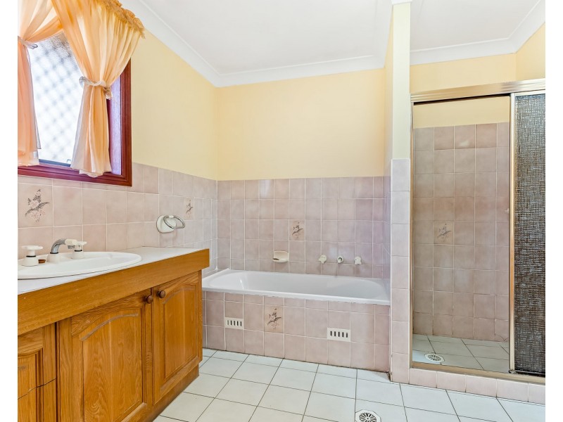 3 Karen Avenue, Picnic Point NSW 2213