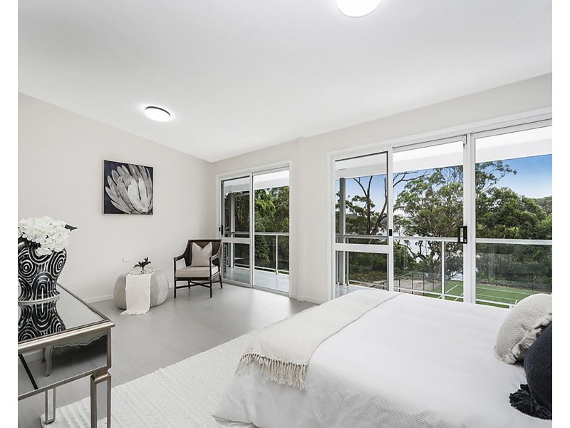 37 Grandview Crescent, Lugarno NSW 2210