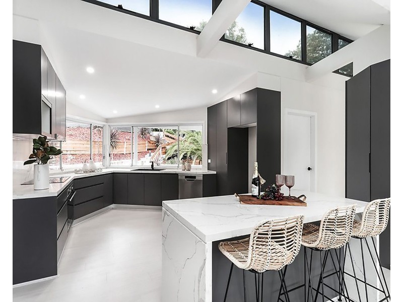 37 Grandview Crescent, Lugarno NSW 2210