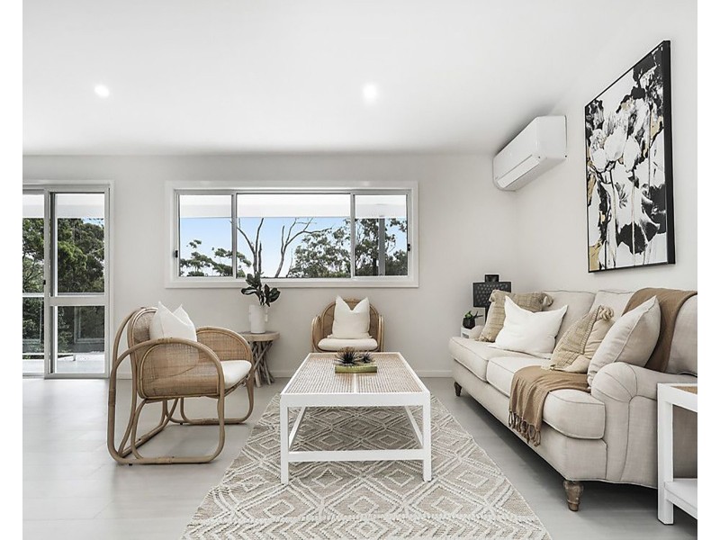 37 Grandview Crescent, Lugarno NSW 2210