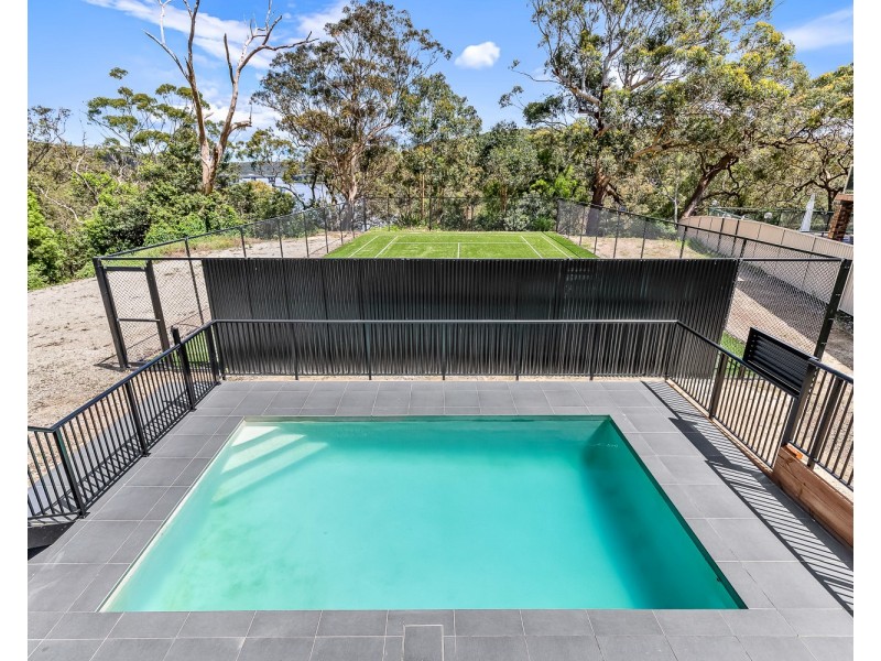 37 Grandview Crescent, Lugarno NSW 2210
