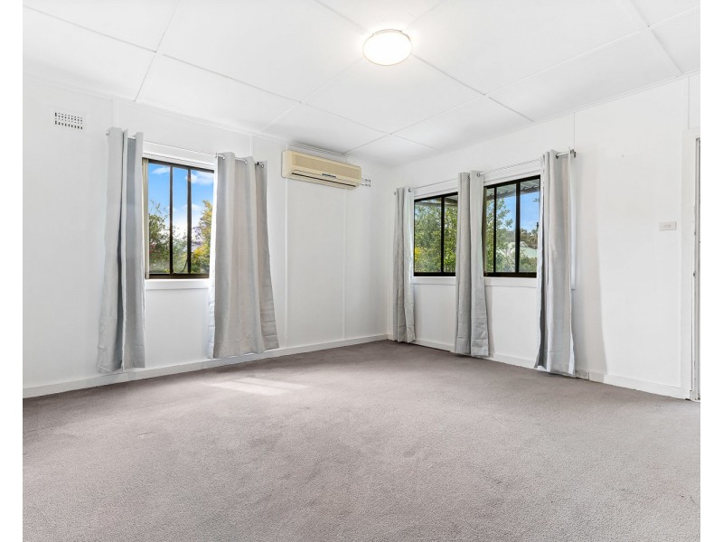 14 Burns Road, Picnic Point NSW 2213
