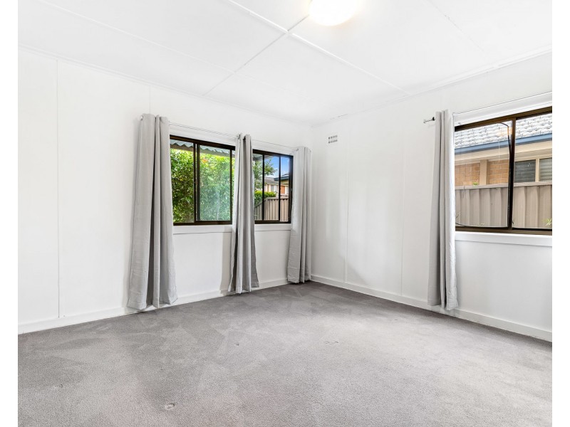 14 Burns Road, Picnic Point NSW 2213