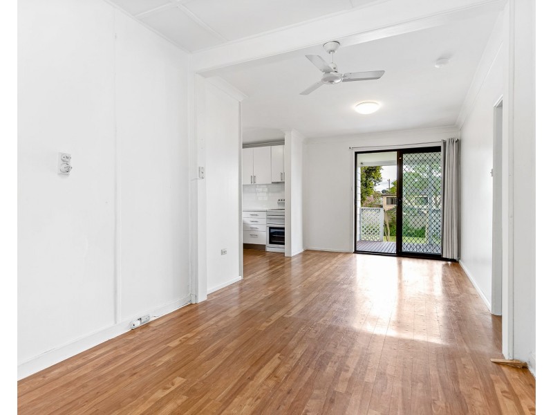 14 Burns Road, Picnic Point NSW 2213