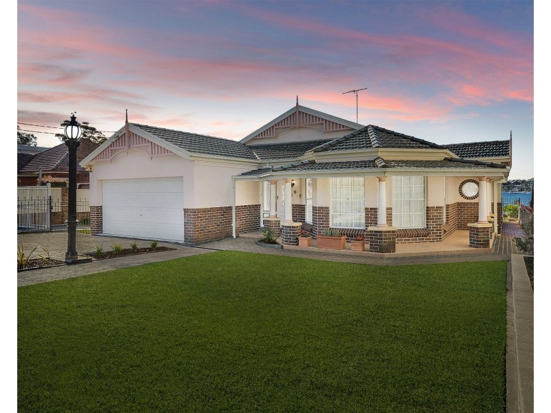 18 Beach Street, Blakehurst NSW 2221